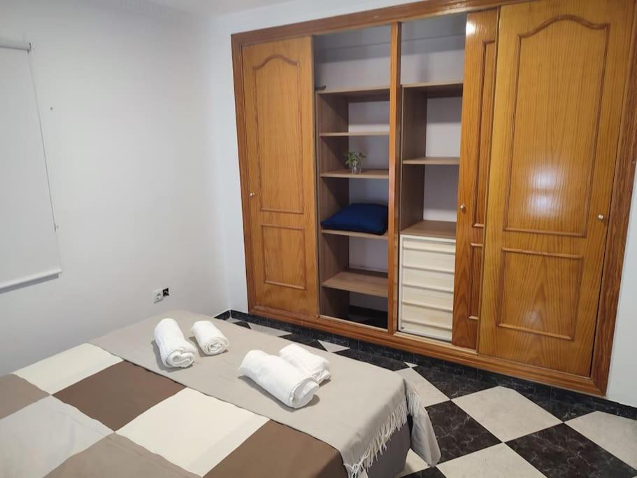 פואנגירולה Apartamento En Playa Carvajal מראה חיצוני תמונה