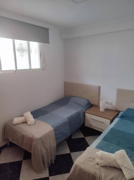 פואנגירולה Apartamento En Playa Carvajal מראה חיצוני תמונה
