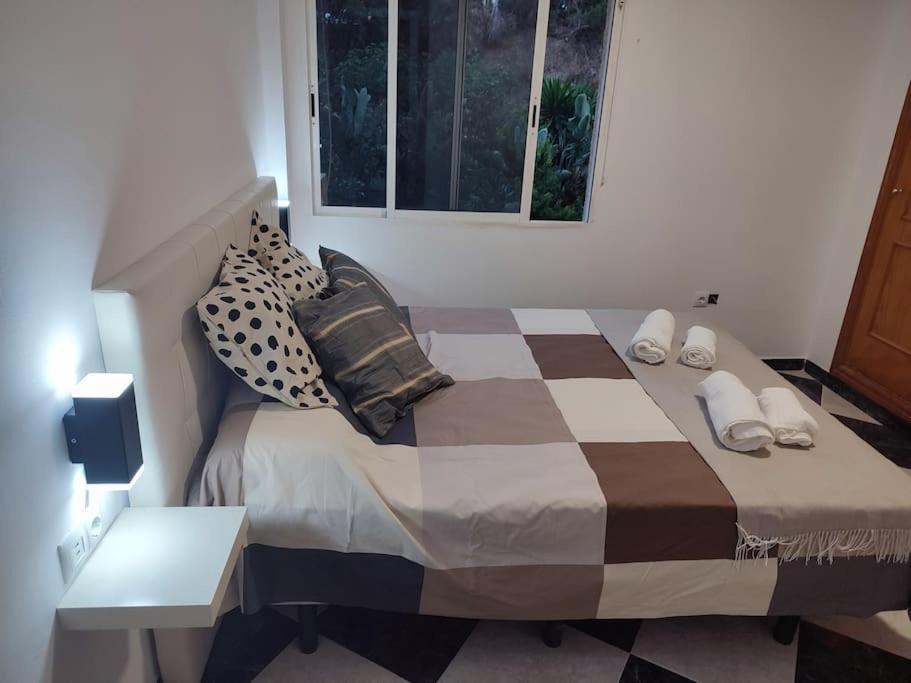פואנגירולה Apartamento En Playa Carvajal מראה חיצוני תמונה