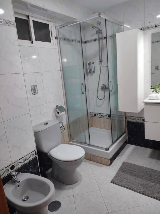 פואנגירולה Apartamento En Playa Carvajal מראה חיצוני תמונה